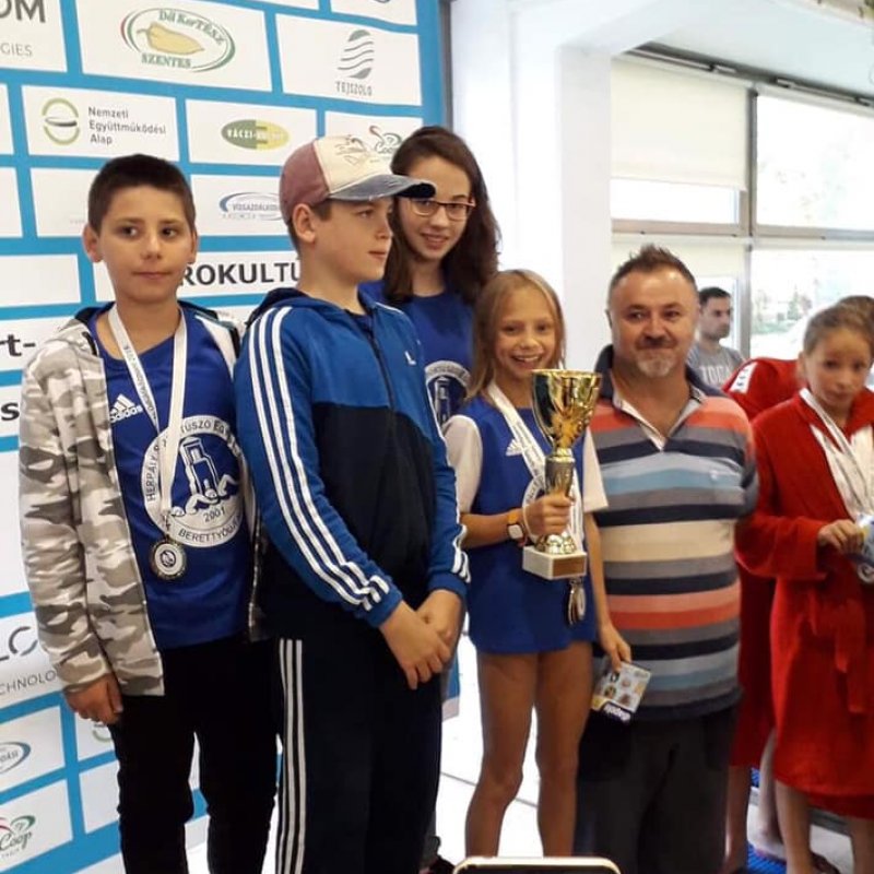 V. Szentes Sprint 25